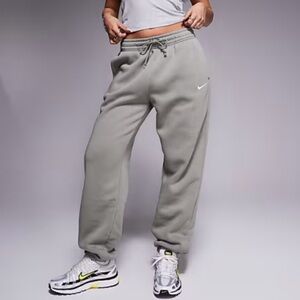 Nike Sweatpants